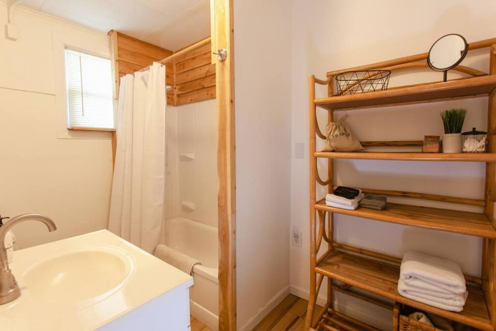 Classic & Cozy - Parking & Close To Dw Appartement *