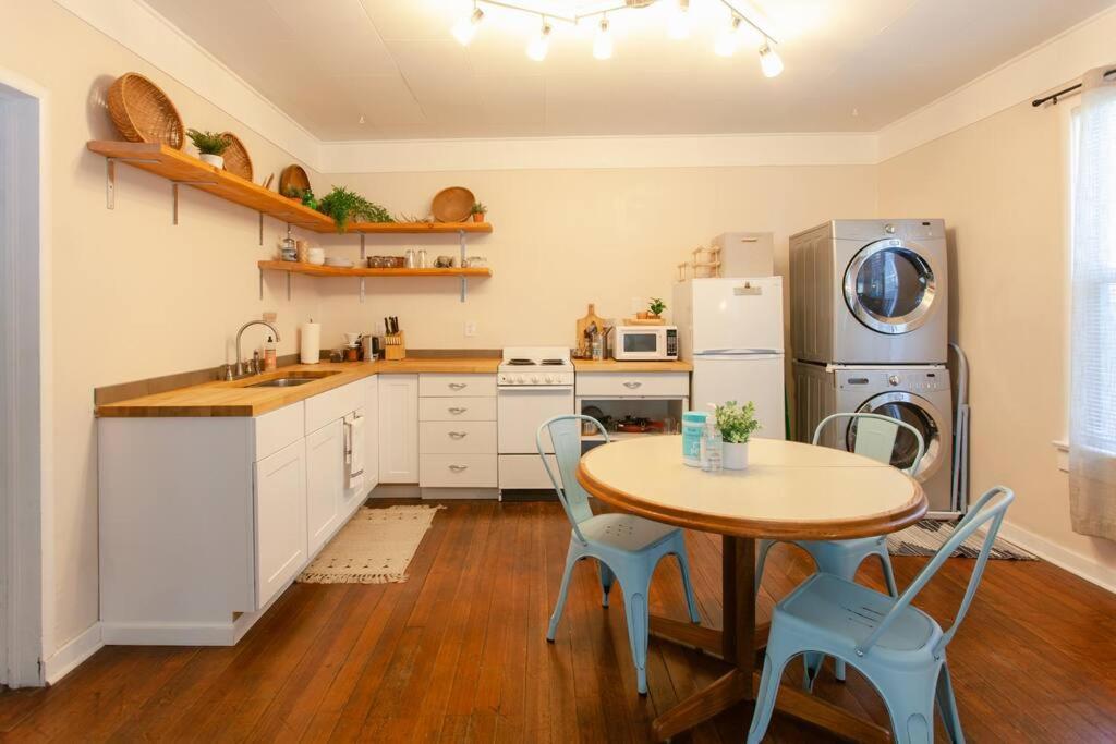 Classic & Cozy - Parking & Close To Dw * Medford