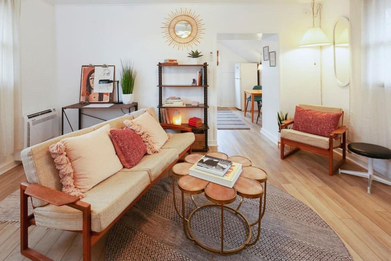 Classic & Cozy - Parking & Close To Dw Apartment