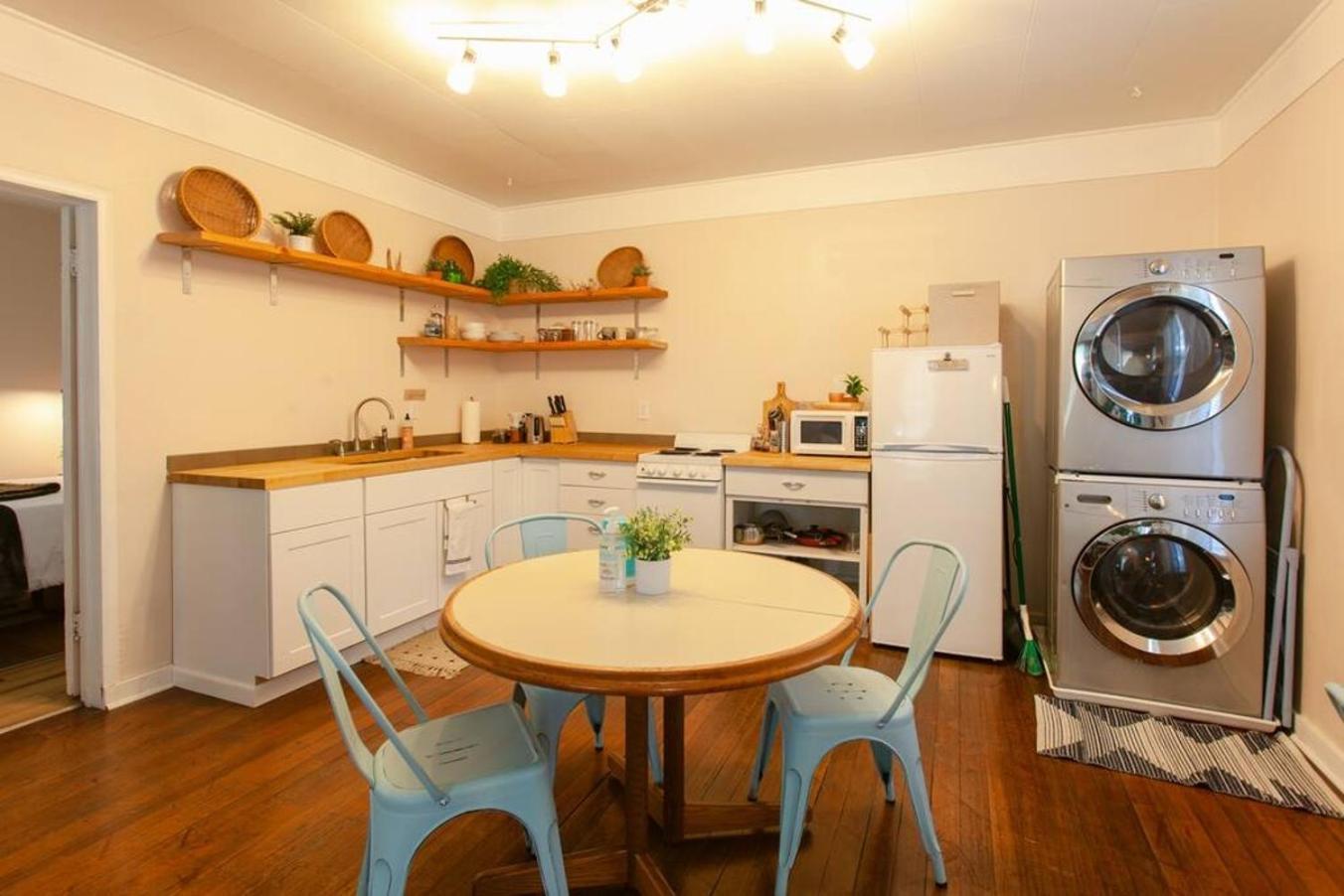Classic & Cozy - Parking & Close To Dw * Medford