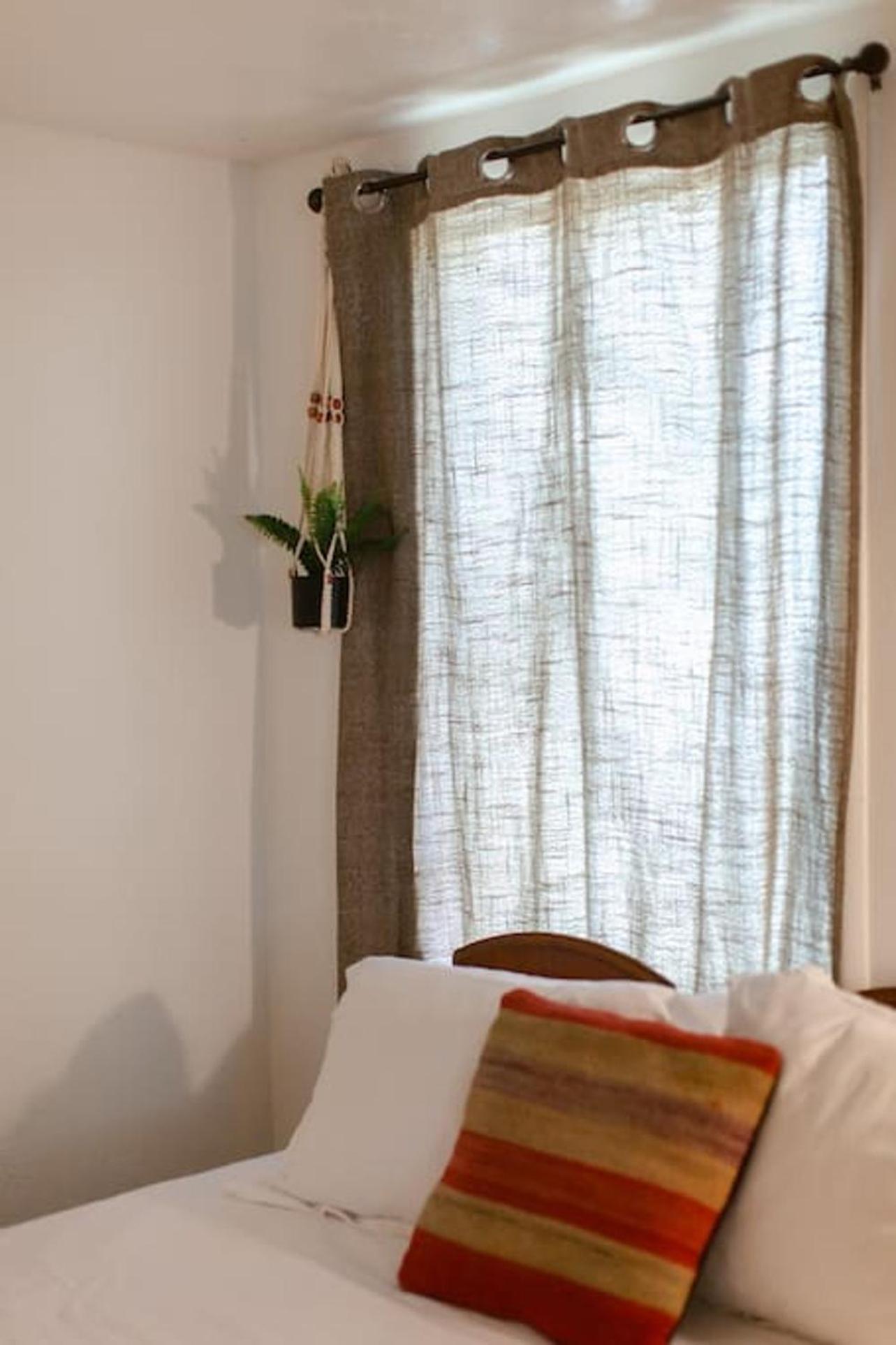 Classic & Cozy - Parking & Close To Dw Appartement