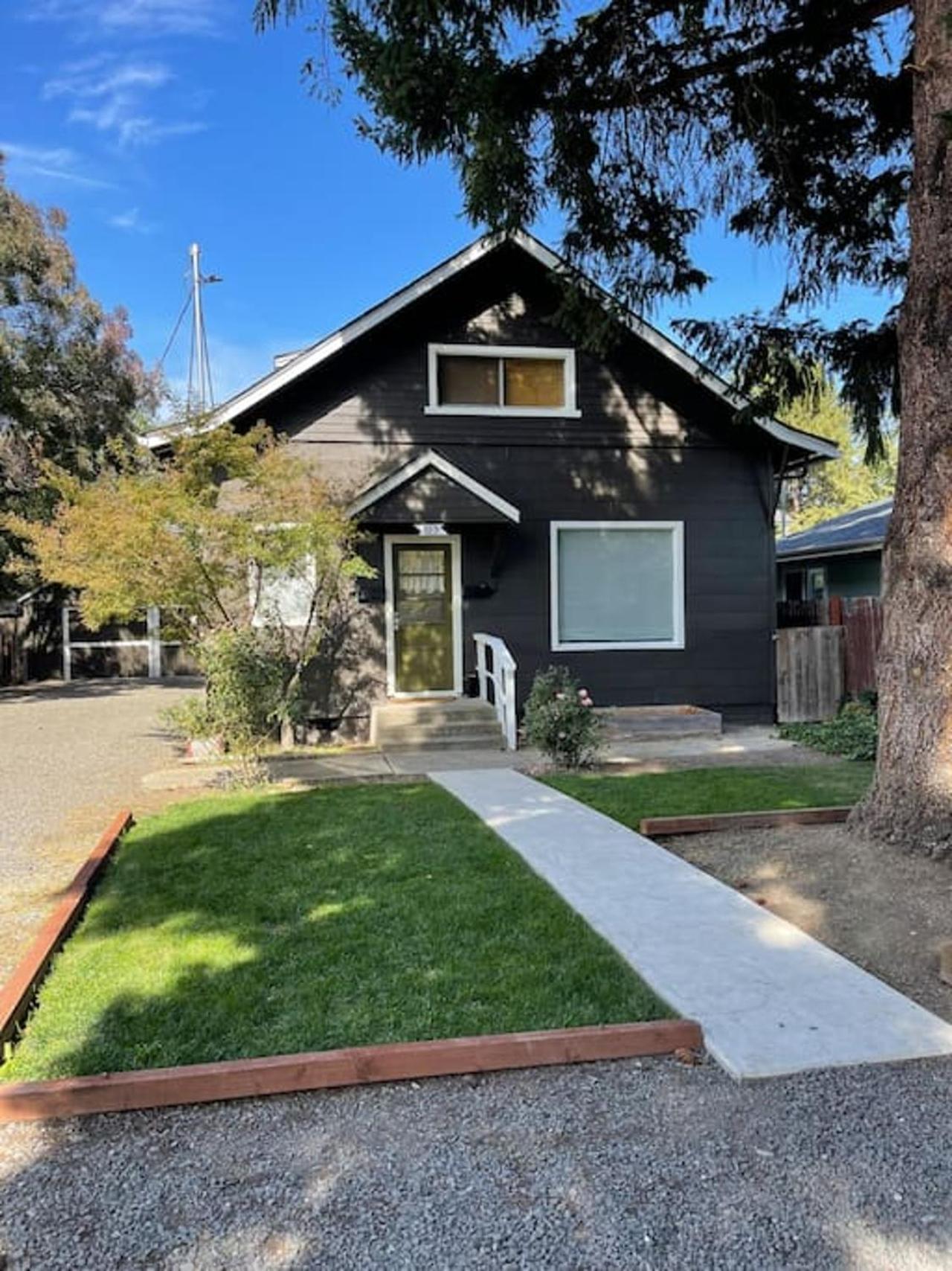 Classic & Cozy - Parking & Close To Dw Appartement Medford
